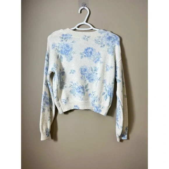 Sincerely Jules Blue Floral Crop Sweater V Neck Knit Top Medium Cottagecore Boho - Picture 3 of 8